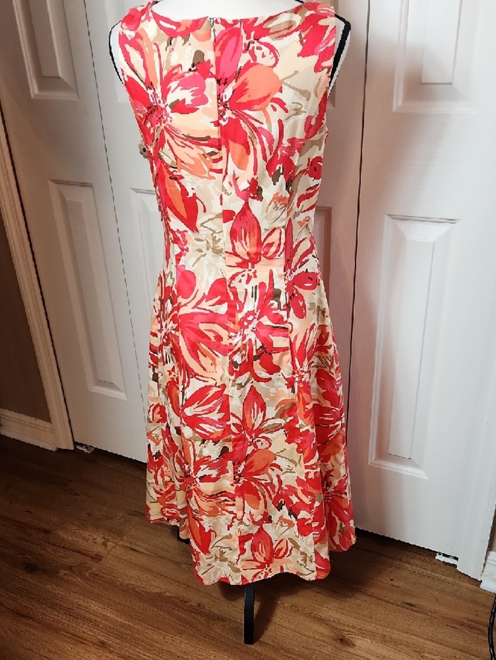Coldwater Creek Red and Cream Floral Midi Dress - Picture 5 of 13